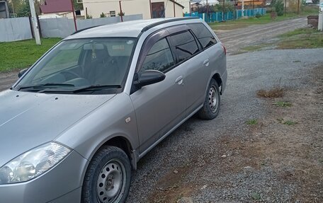 Nissan Wingroad III, 2001 год, 310 000 рублей, 2 фотография