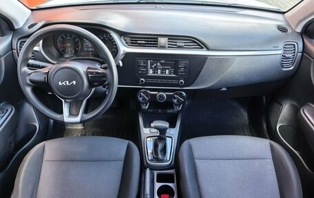 KIA Rio IV, 2022 год, 1 699 000 рублей, 6 фотография