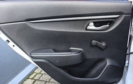 KIA Rio IV, 2022 год, 1 699 000 рублей, 12 фотография