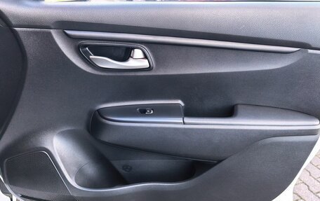 KIA Rio IV, 2022 год, 1 699 000 рублей, 13 фотография
