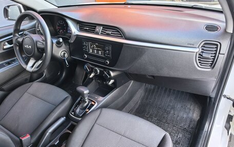 KIA Rio IV, 2022 год, 1 699 000 рублей, 10 фотография