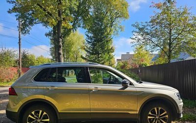 Volkswagen Tiguan II, 2019 год, 2 600 000 рублей, 1 фотография