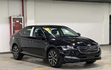 Skoda Superb III рестайлинг, 2025 год, 2 490 800 рублей, 3 фотография