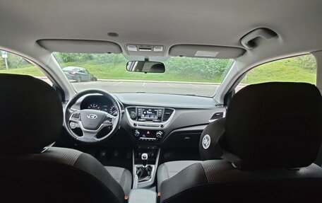 Hyundai Solaris II рестайлинг, 2017 год, 1 260 000 рублей, 24 фотография