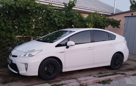 Toyota Prius, 2013 год, 1 050 000 рублей, 4 фотография