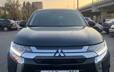 Mitsubishi Outlander III рестайлинг 3, 2019 год, 1 970 000 рублей, 1 фотография