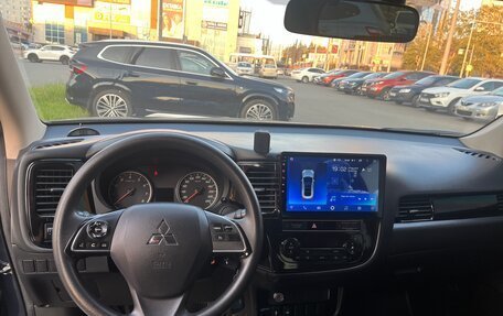 Mitsubishi Outlander III рестайлинг 3, 2019 год, 1 970 000 рублей, 8 фотография