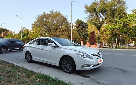 Hyundai Sonata VI, 2011 год, 1 320 000 рублей, 2 фотография