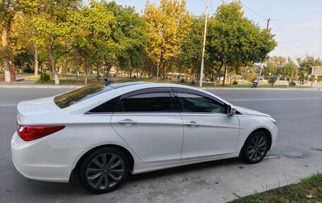 Hyundai Sonata VI, 2011 год, 1 320 000 рублей, 5 фотография
