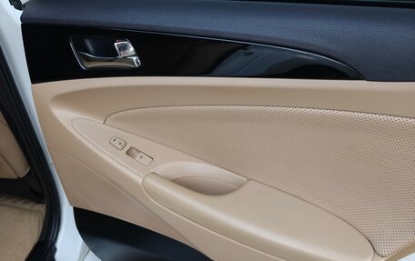 Hyundai Sonata VI, 2011 год, 1 320 000 рублей, 14 фотография