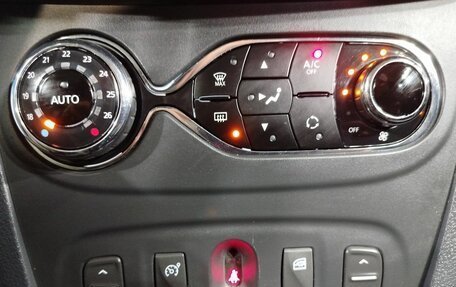 Renault Sandero II рестайлинг, 2015 год, 1 000 000 рублей, 17 фотография