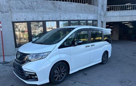 Honda Stepwgn IV, 2017 год, 1 970 000 рублей, 1 фотография