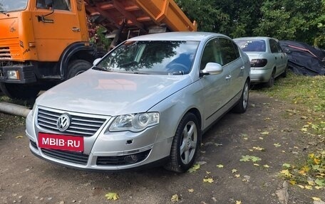 Volkswagen Passat B6, 2005 год, 315 000 рублей, 2 фотография