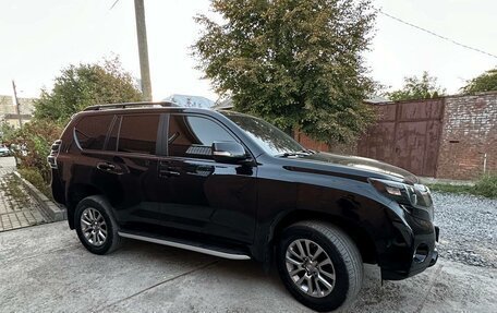 Toyota Land Cruiser Prado 150 рестайлинг 2, 2017 год, 3 899 000 рублей, 5 фотография