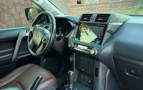 Toyota Land Cruiser Prado 150 рестайлинг 2, 2017 год, 3 899 000 рублей, 20 фотография