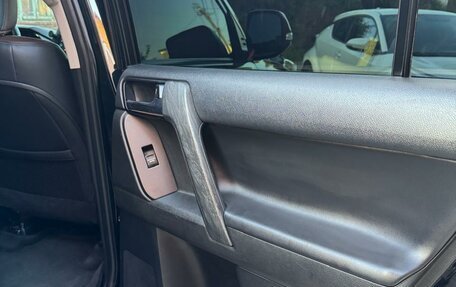 Toyota Land Cruiser Prado 150 рестайлинг 2, 2017 год, 3 899 000 рублей, 25 фотография
