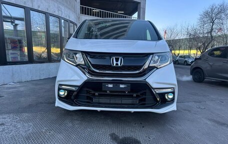 Honda Stepwgn IV, 2017 год, 1 970 000 рублей, 2 фотография