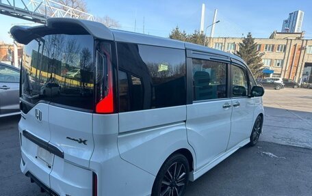 Honda Stepwgn IV, 2017 год, 1 970 000 рублей, 3 фотография