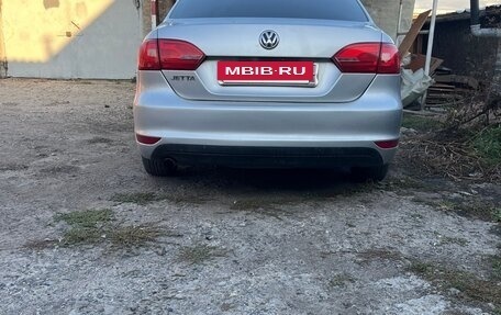 Volkswagen Jetta VI, 2013 год, 980 000 рублей, 3 фотография