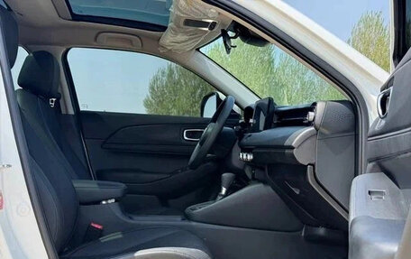 Honda Vezel, 2023 год, 1 898 000 рублей, 16 фотография