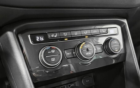 Volkswagen Tiguan II, 2019 год, 3 400 000 рублей, 22 фотография