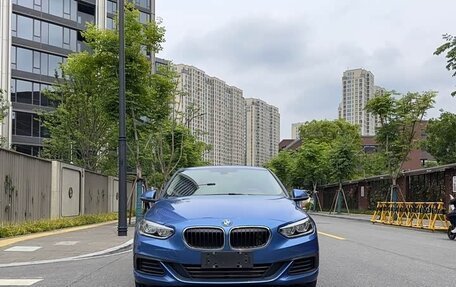BMW 1 серия, 2023 год, 1 450 000 рублей, 2 фотография