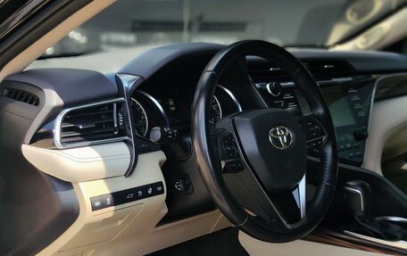 Toyota Camry, 2018 год, 2 790 000 рублей, 14 фотография