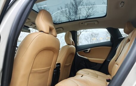 Volvo V40 II рестайлинг, 2016 год, 1 040 000 рублей, 11 фотография