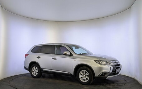 Mitsubishi Outlander III рестайлинг 3, 2015 год, 1 450 000 рублей, 3 фотография