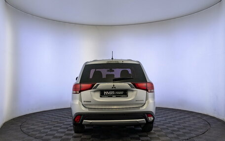 Mitsubishi Outlander III рестайлинг 3, 2015 год, 1 450 000 рублей, 6 фотография