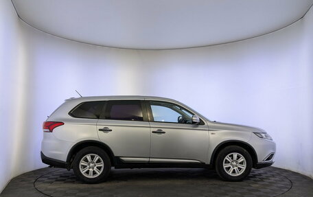 Mitsubishi Outlander III рестайлинг 3, 2015 год, 1 450 000 рублей, 4 фотография