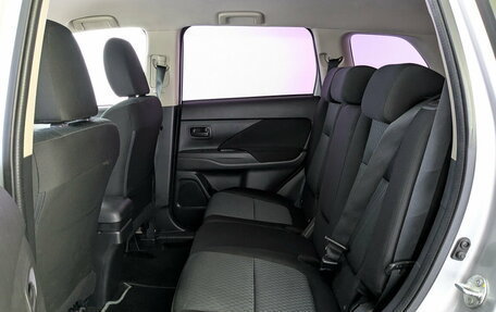 Mitsubishi Outlander III рестайлинг 3, 2015 год, 1 450 000 рублей, 10 фотография
