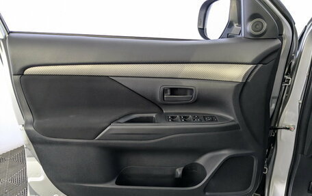 Mitsubishi Outlander III рестайлинг 3, 2015 год, 1 450 000 рублей, 16 фотография