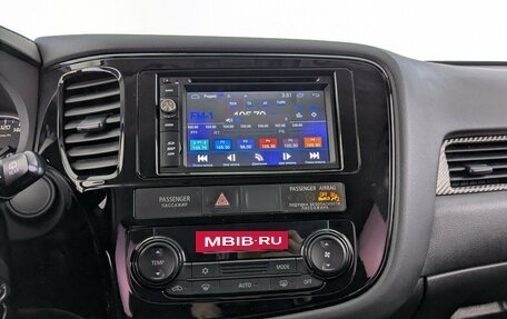 Mitsubishi Outlander III рестайлинг 3, 2015 год, 1 450 000 рублей, 25 фотография