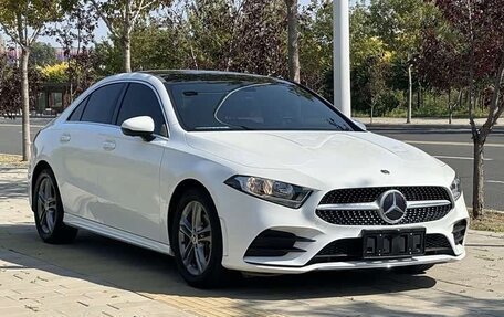 Mercedes-Benz A-Класс, 2023 год, 1 674 000 рублей, 3 фотография