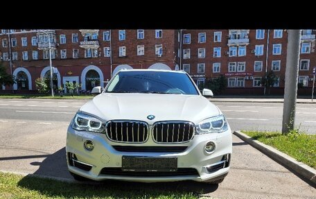 BMW X5, 2017 год, 2 800 000 рублей, 2 фотография