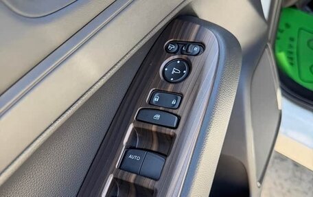 Honda Vezel, 2023 год, 1 650 000 рублей, 13 фотография