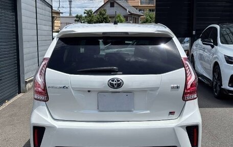 Toyota Prius Alpha I (ZVW40/41), 2021 год, 1 601 000 рублей, 3 фотография