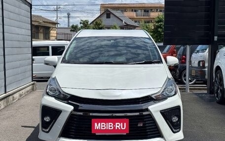 Toyota Prius Alpha I (ZVW40/41), 2021 год, 1 601 000 рублей, 6 фотография