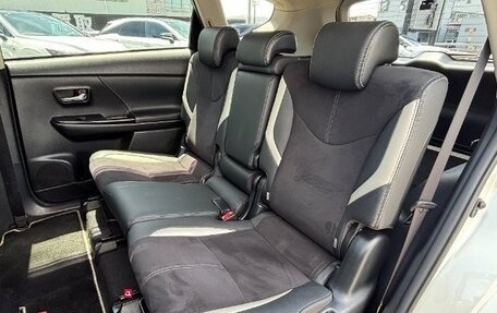 Toyota Prius Alpha I (ZVW40/41), 2021 год, 1 601 000 рублей, 14 фотография