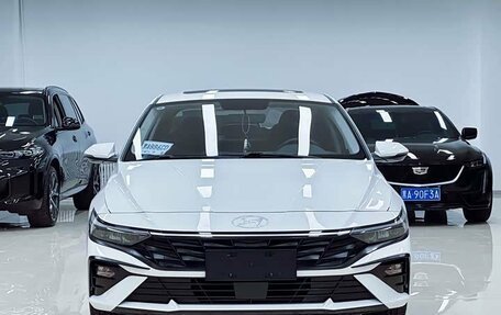 Hyundai Elantra, 2023 год, 1 680 000 рублей, 2 фотография