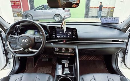 Hyundai Elantra, 2023 год, 1 680 000 рублей, 10 фотография