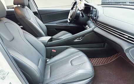 Hyundai Elantra, 2023 год, 1 680 000 рублей, 8 фотография