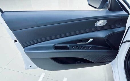 Hyundai Elantra, 2023 год, 1 680 000 рублей, 12 фотография