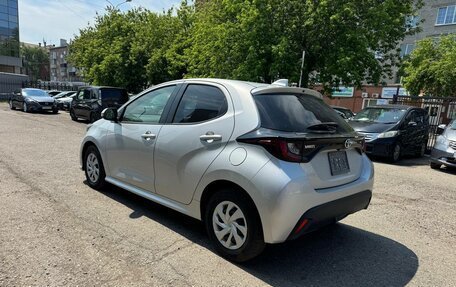 Toyota Yaris, 2021 год, 1 149 000 рублей, 6 фотография