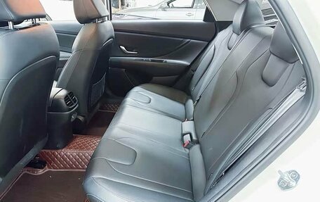 Hyundai Elantra, 2023 год, 1 680 000 рублей, 19 фотография