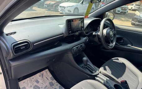 Toyota Yaris, 2021 год, 1 149 000 рублей, 13 фотография