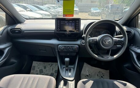 Toyota Yaris, 2021 год, 1 149 000 рублей, 11 фотография