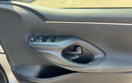 Toyota Yaris, 2021 год, 1 149 000 рублей, 16 фотография