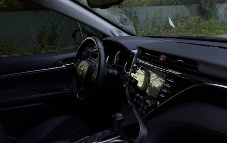Toyota Camry, 2018 год, 3 000 000 рублей, 10 фотография